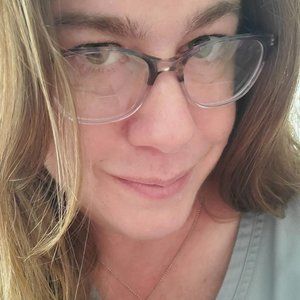 Meet your Posher, Suzette